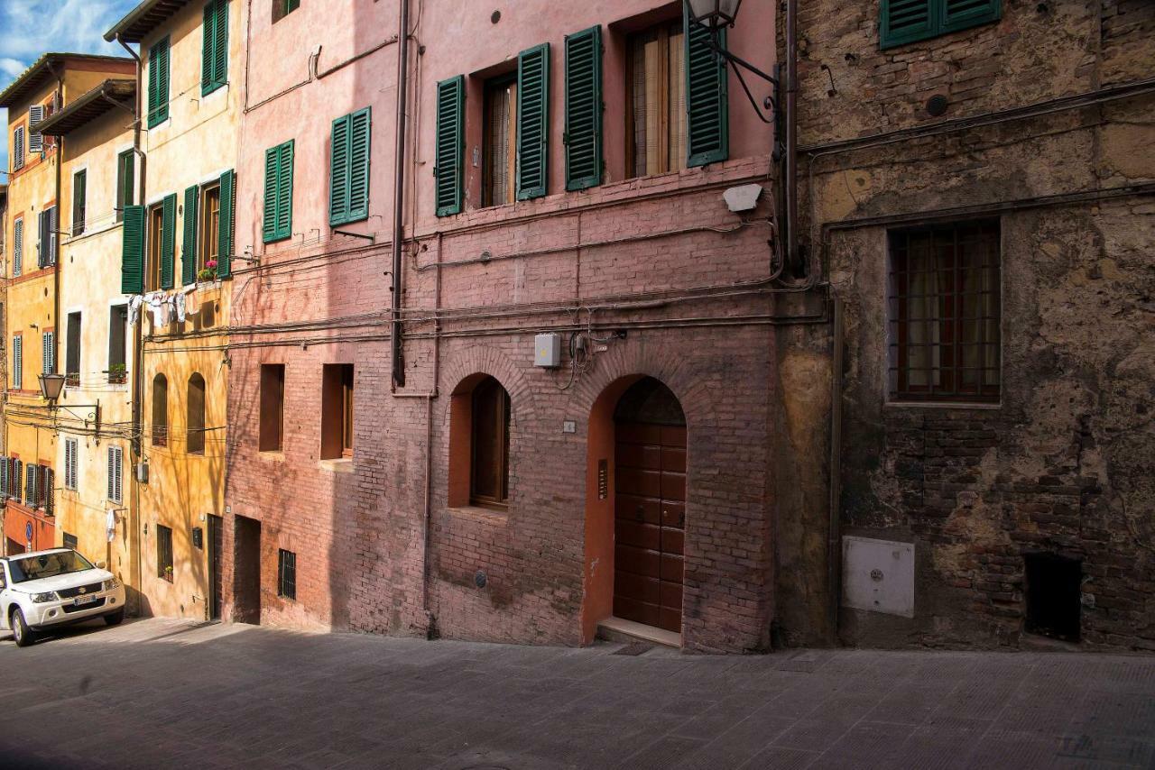 Cozy Apartment In The Heart Of Siena Exterior photo